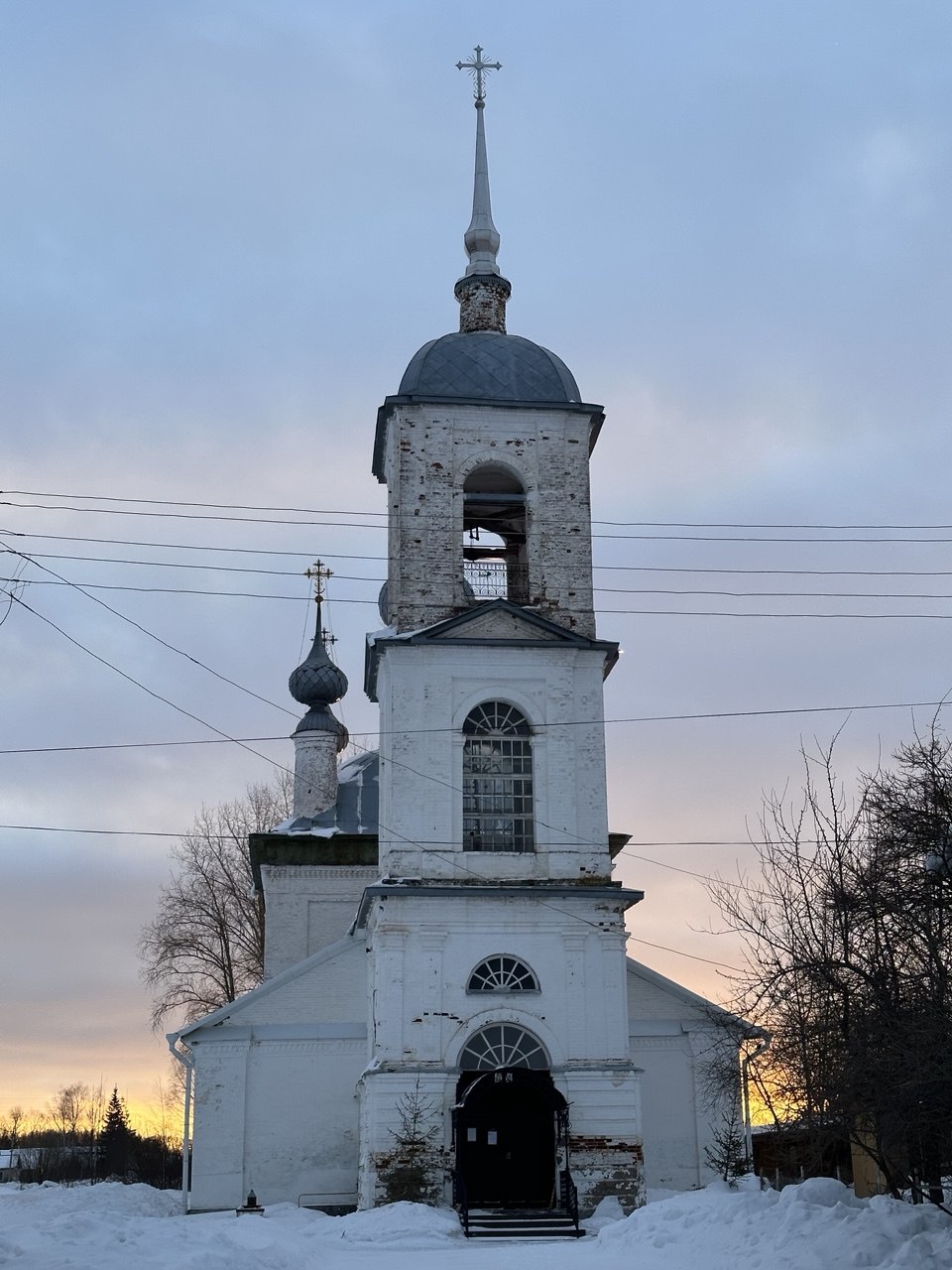Наружные стены храма